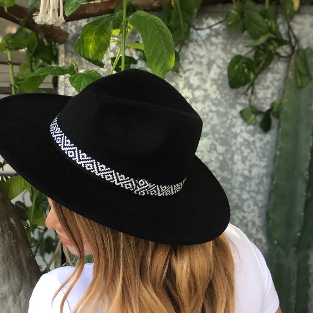 Black fedora with tribal trim - Picture 3 of 5